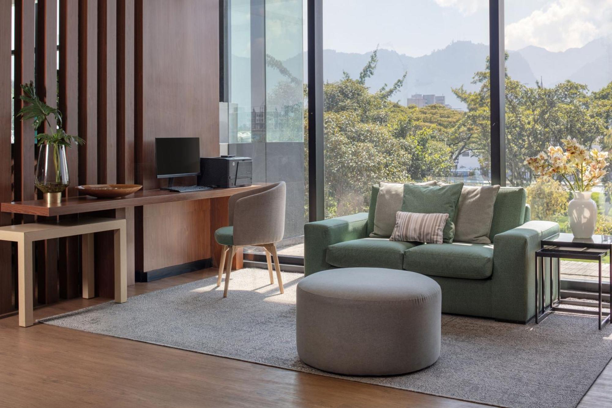 Fairfield By Marriott Embajada 酒店